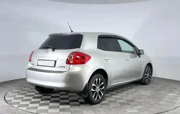 Toyota Auris, фото №2