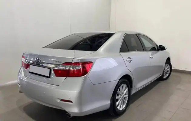 Toyota Camry, фото №2