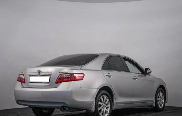 Toyota Camry, фото №2