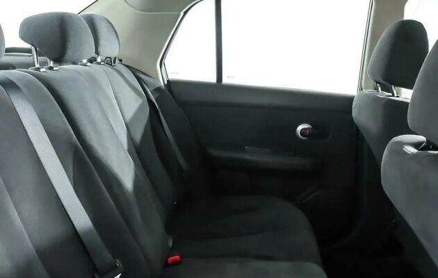 Nissan Tiida, фото №11