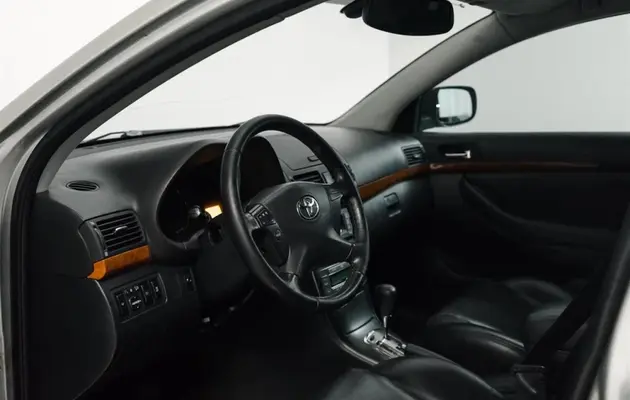 Toyota Avensis, фото №5