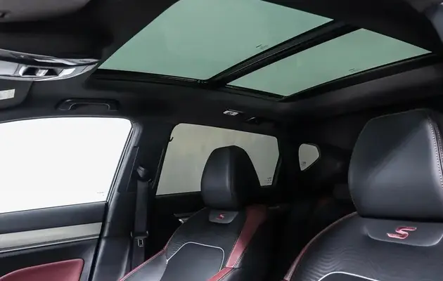 Geely Coolray, фото №8