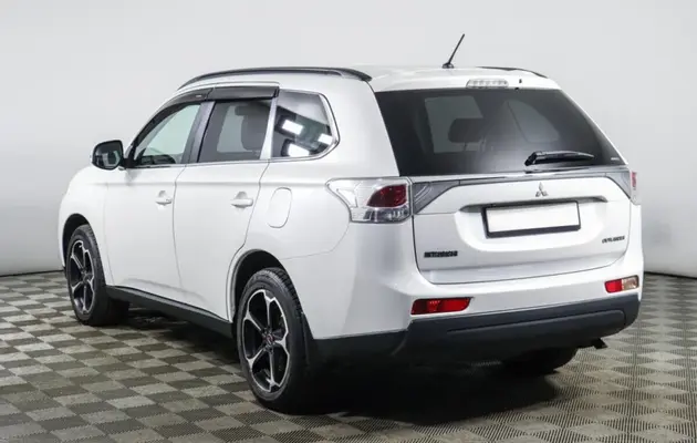 Mitsubishi Outlander, фото №4