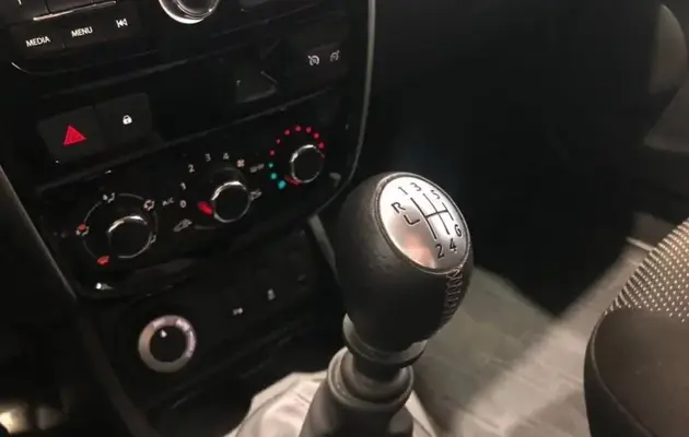 Nissan Terrano, фото №12