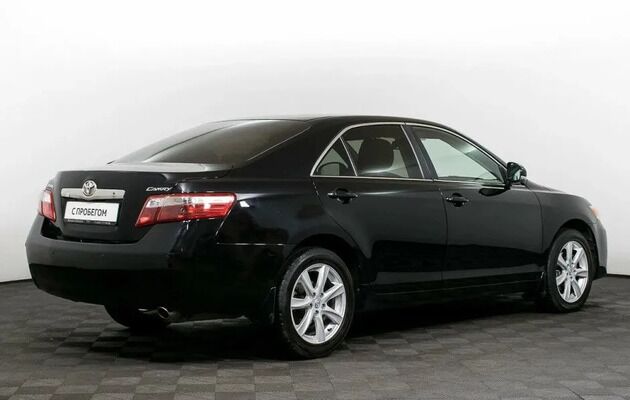 Toyota Camry, фото №2
