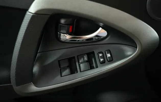 Toyota RAV4, фото №9