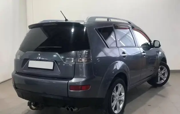 Mitsubishi Outlander, фото №2