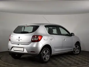 Renault SANDERO