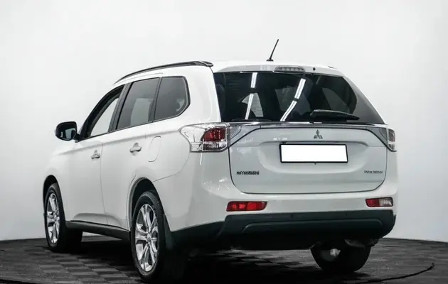 Mitsubishi Outlander, фото №4