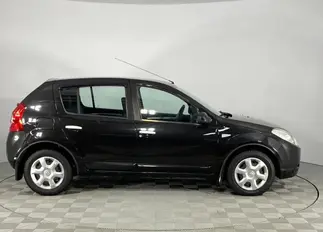 Renault SANDERO