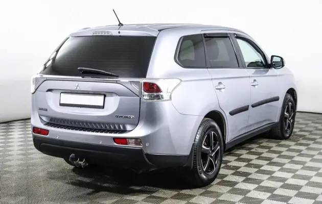 Mitsubishi Outlander, фото №2