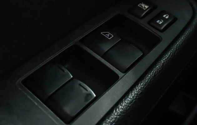 Nissan Tiida, фото №9