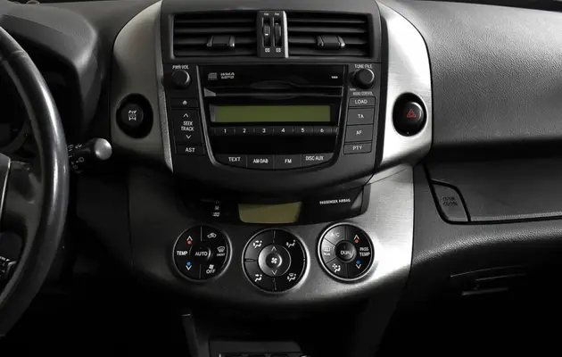 Toyota RAV4, фото №8