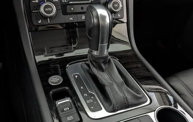Volkswagen Touareg, фото №9