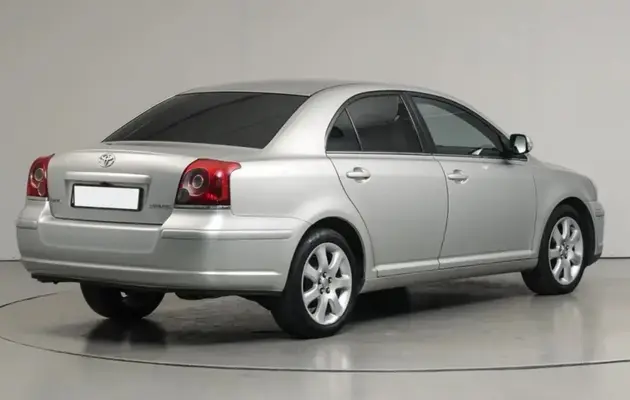 Toyota Avensis, фото №2