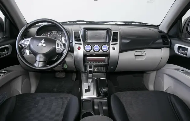 Mitsubishi Pajero Sport, фото №8